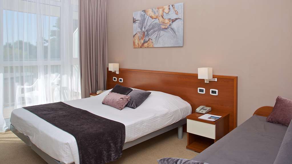 arena hotel holiday