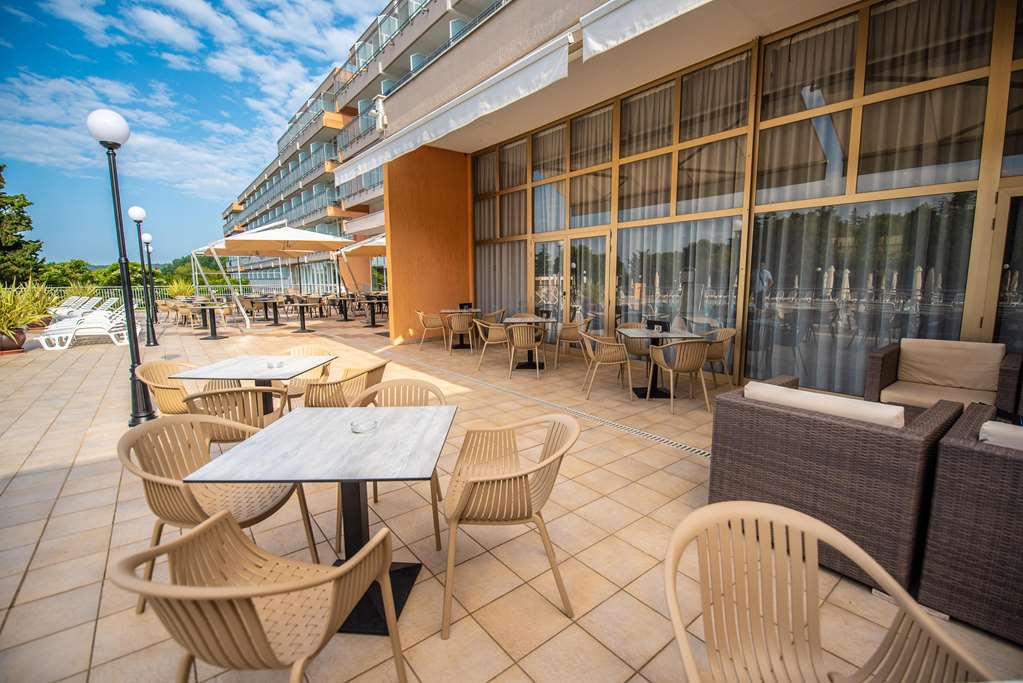 arena hotel holiday