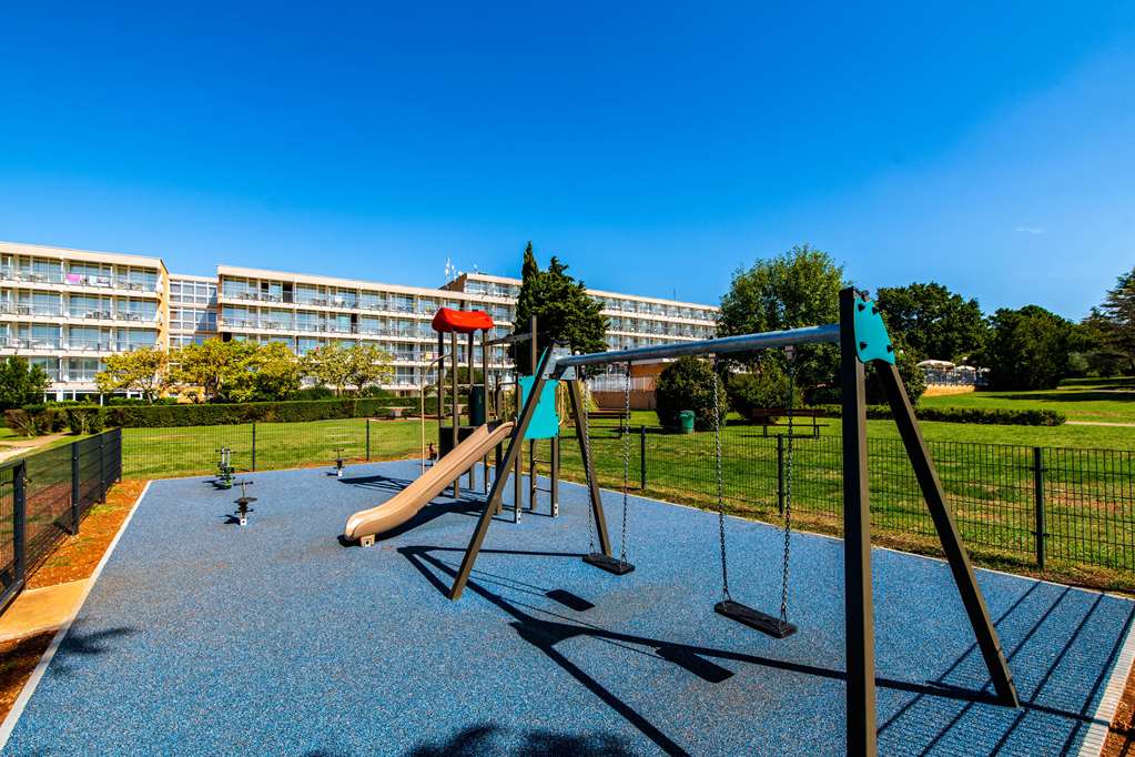 arena hotel holiday