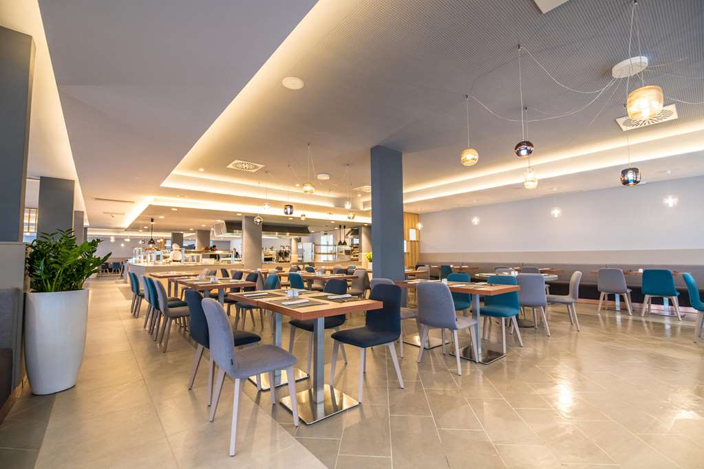 arena hotel holiday