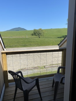 The Wildflower Inn,Lyndon>>Lower Waterford,3 star