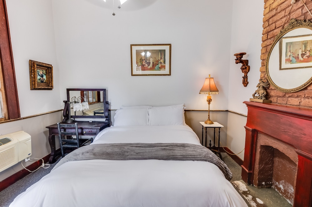 royal barracks guest house