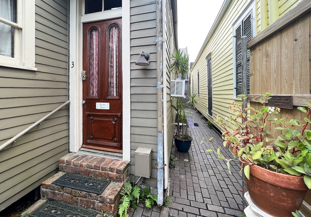 royal barracks guest house