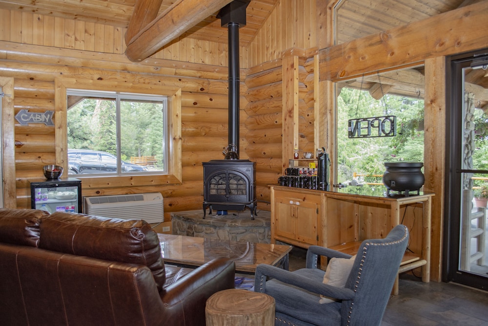 bonners ferry log inn