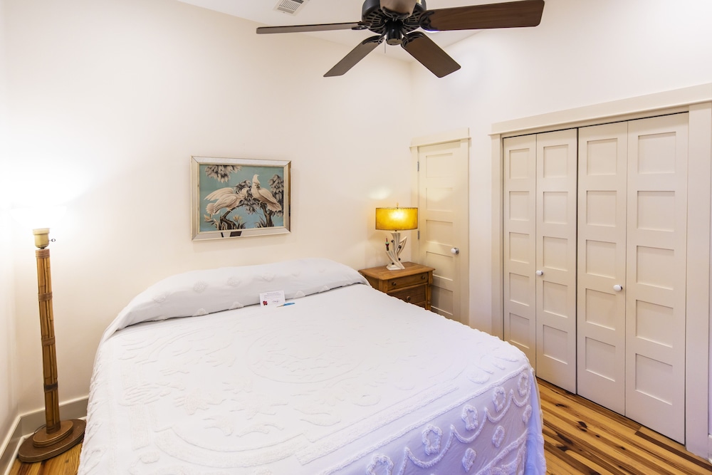 hibiscus coffee and guesthouse