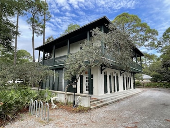 hibiscus coffee and guesthouse