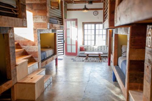 podshare los feliz hostel