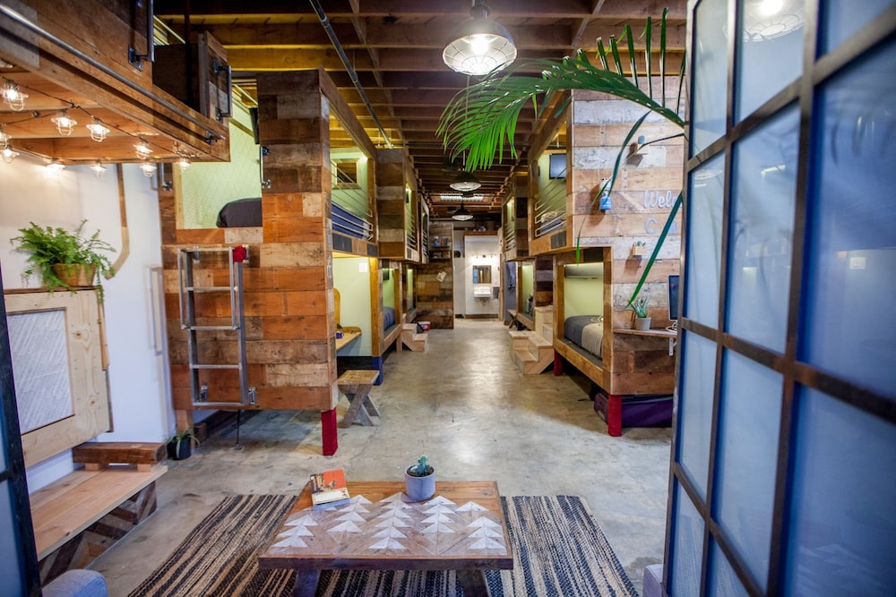podshare los feliz hostel