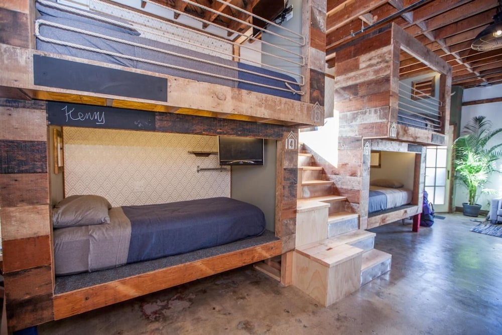 podshare los feliz hostel
