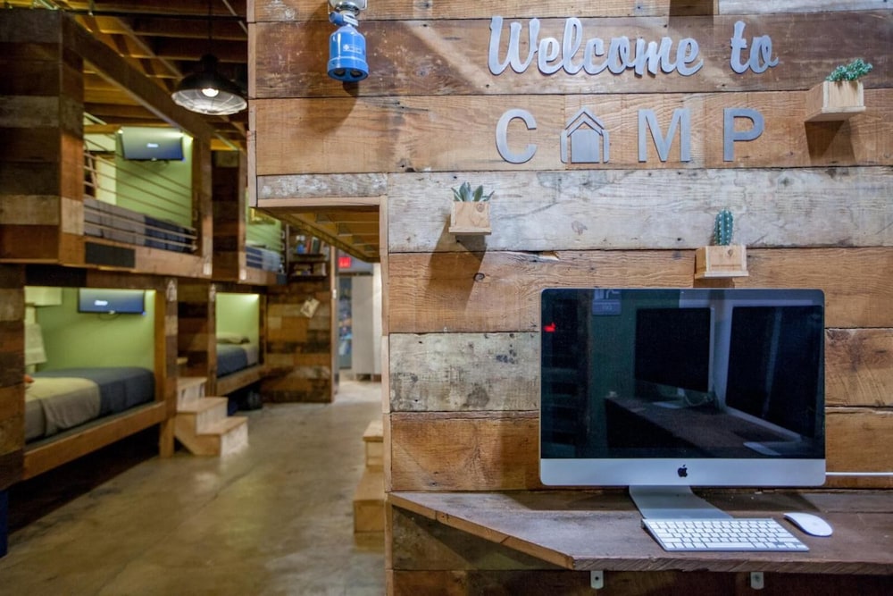 podshare los feliz hostel