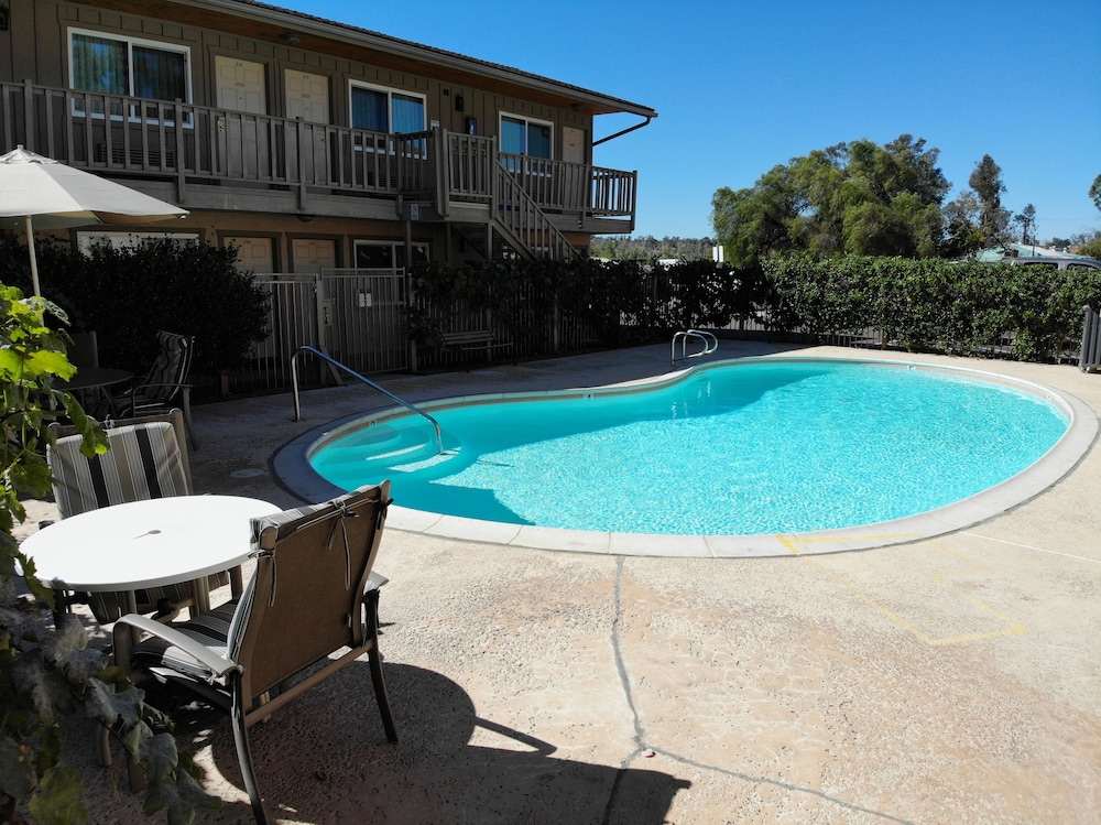Ramona Valley Inn,San Diego>>Ramona,2 star