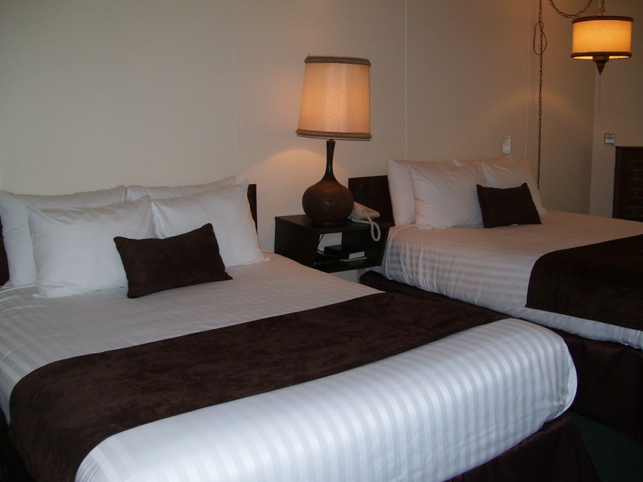 ester lee oceanview inn