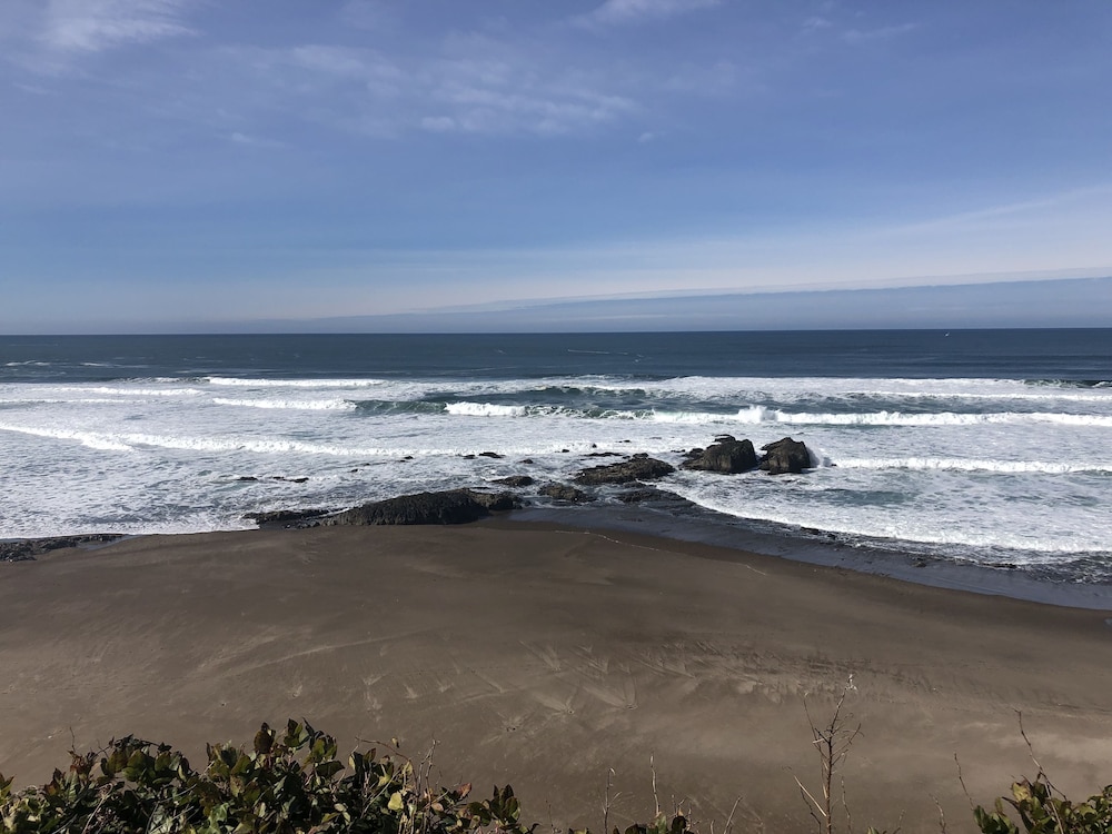 ester lee oceanview inn