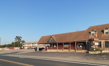 oyo sheldons motel and restaurant