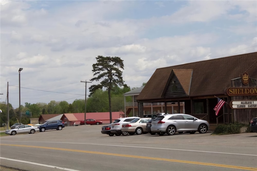 oyo sheldons motel and restaurant