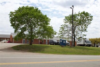 oyo sheldons motel and restaurant