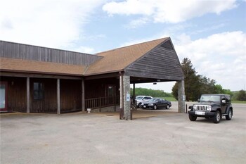 oyo sheldons motel and restaurant