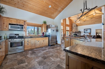 the hideaway lodge