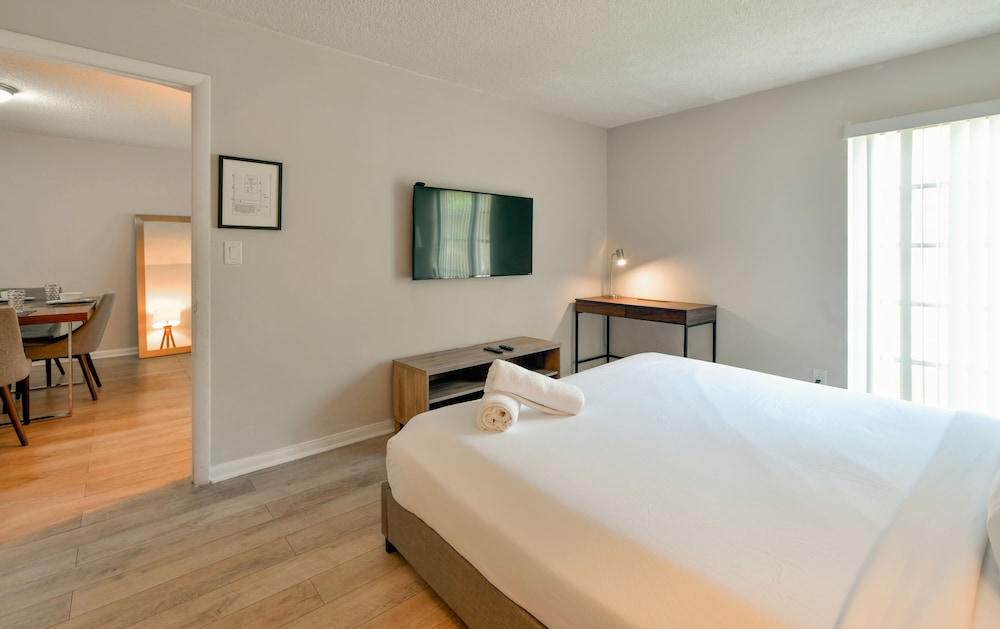 artrageous on the river by rocketstay