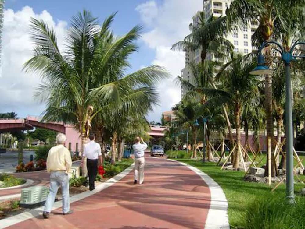 Artrageous On The River By Rocketstay,Cooper City>>Broward County,4 star