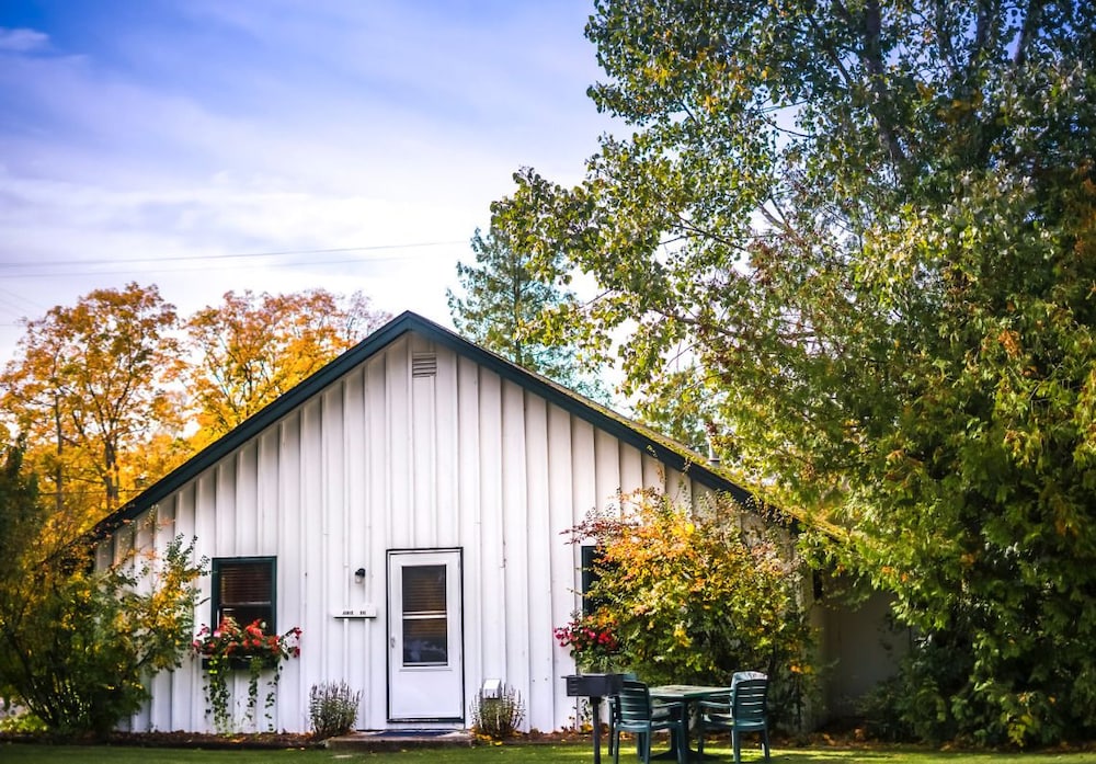 leland lodge