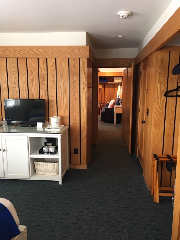 leland lodge