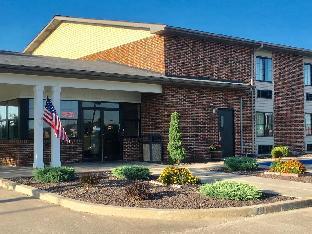 Fairbridge Inn Express, Monroe City,In Monroe City,2 star
