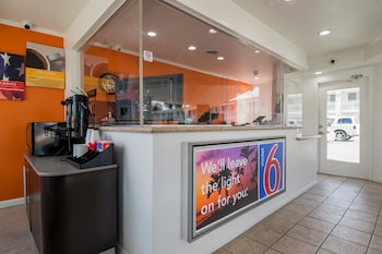 Motel 6 San Bernardino, Ca - Downtown,San Bernardino>>Colton,2 star