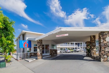 Motel 6 San Bernardino, Ca - Downtown,San Bernardino>>Colton,2 star
