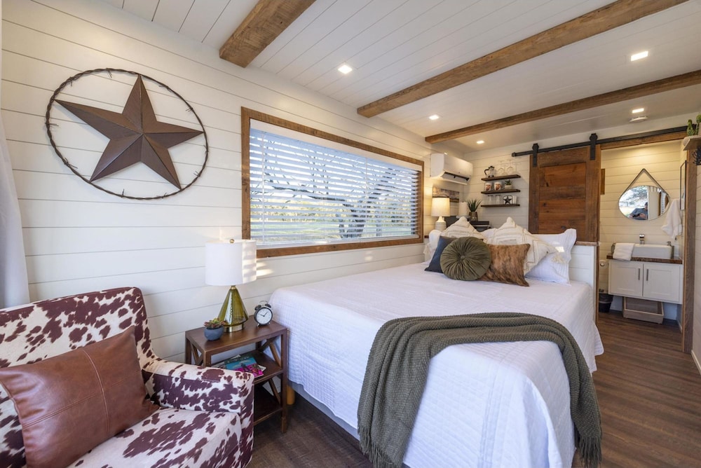 new the lone star shipping container