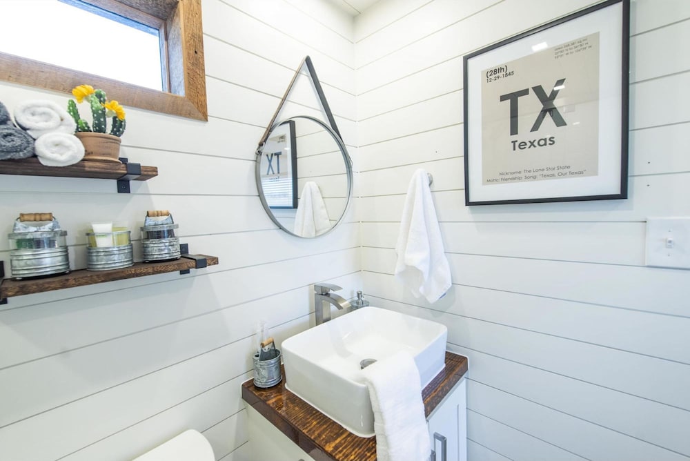 new the lone star shipping container