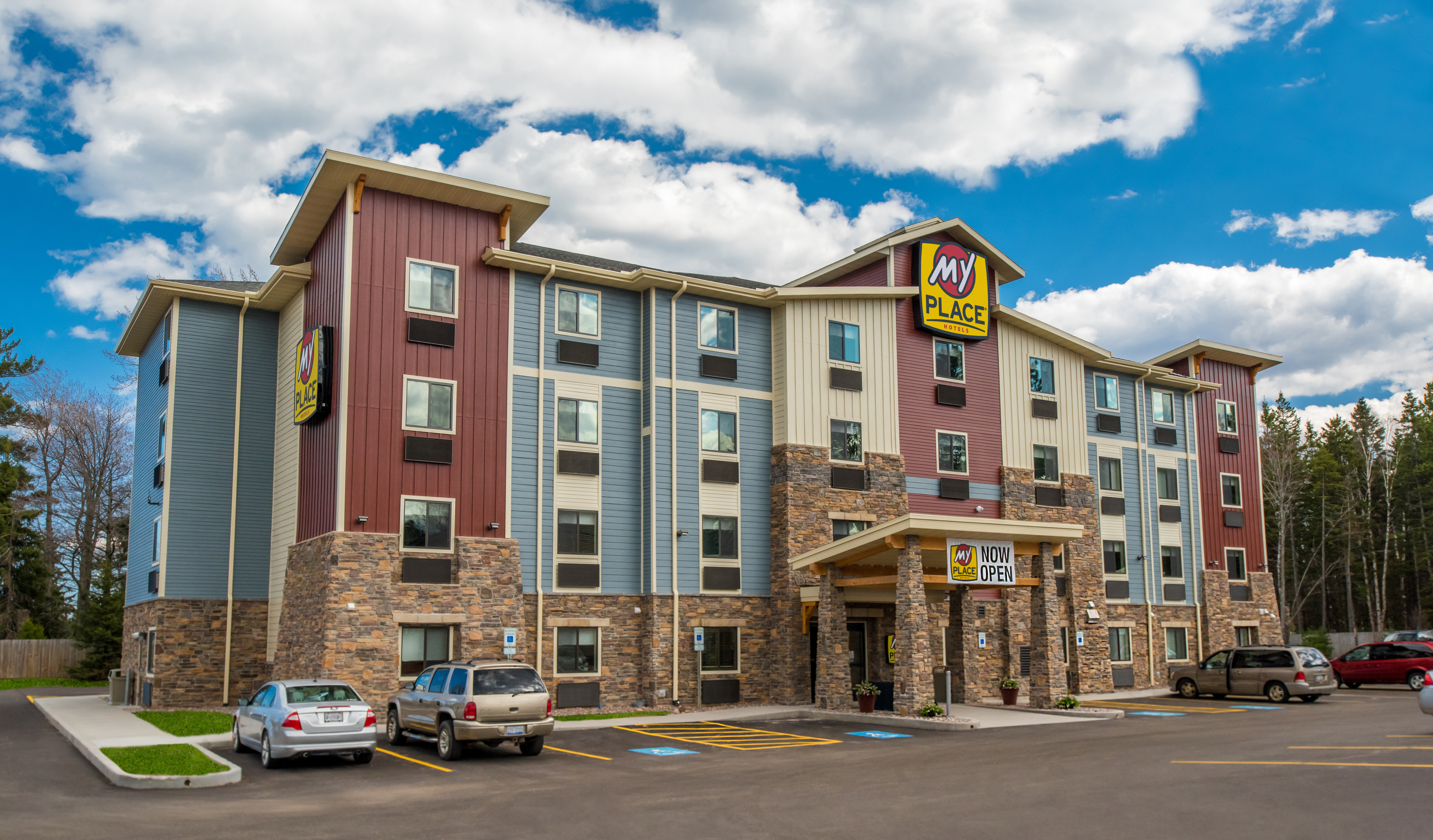 my place hotel marquette mi