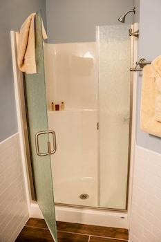 stormy point village lakeside