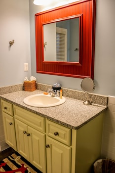 stormy point village lakeside