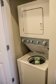 stormy point village lakeside