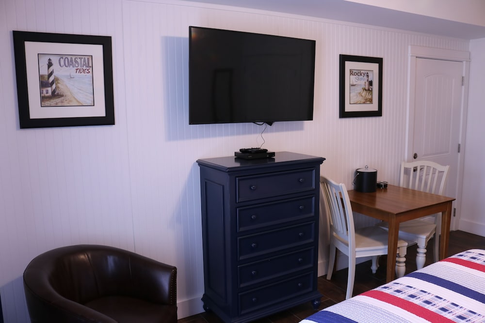 stormy point village lakeside