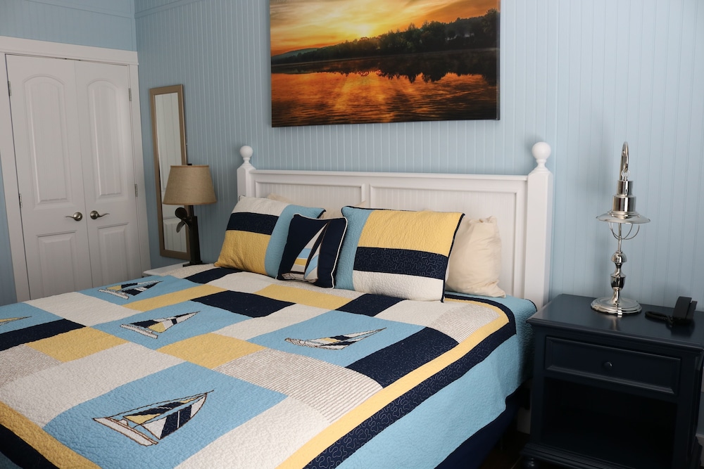 stormy point village lakeside