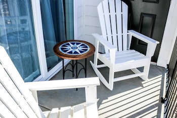 stormy point village lakeside