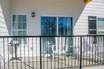 stormy point village lakeside