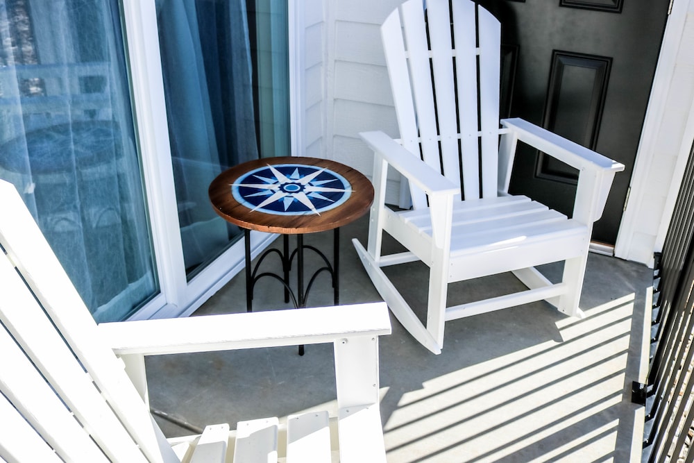 stormy point village lakeside