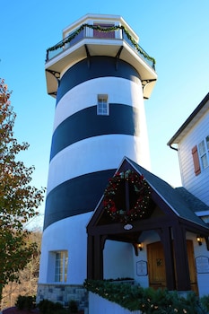 stormy point village lakeside