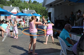 stormy point village lakeside