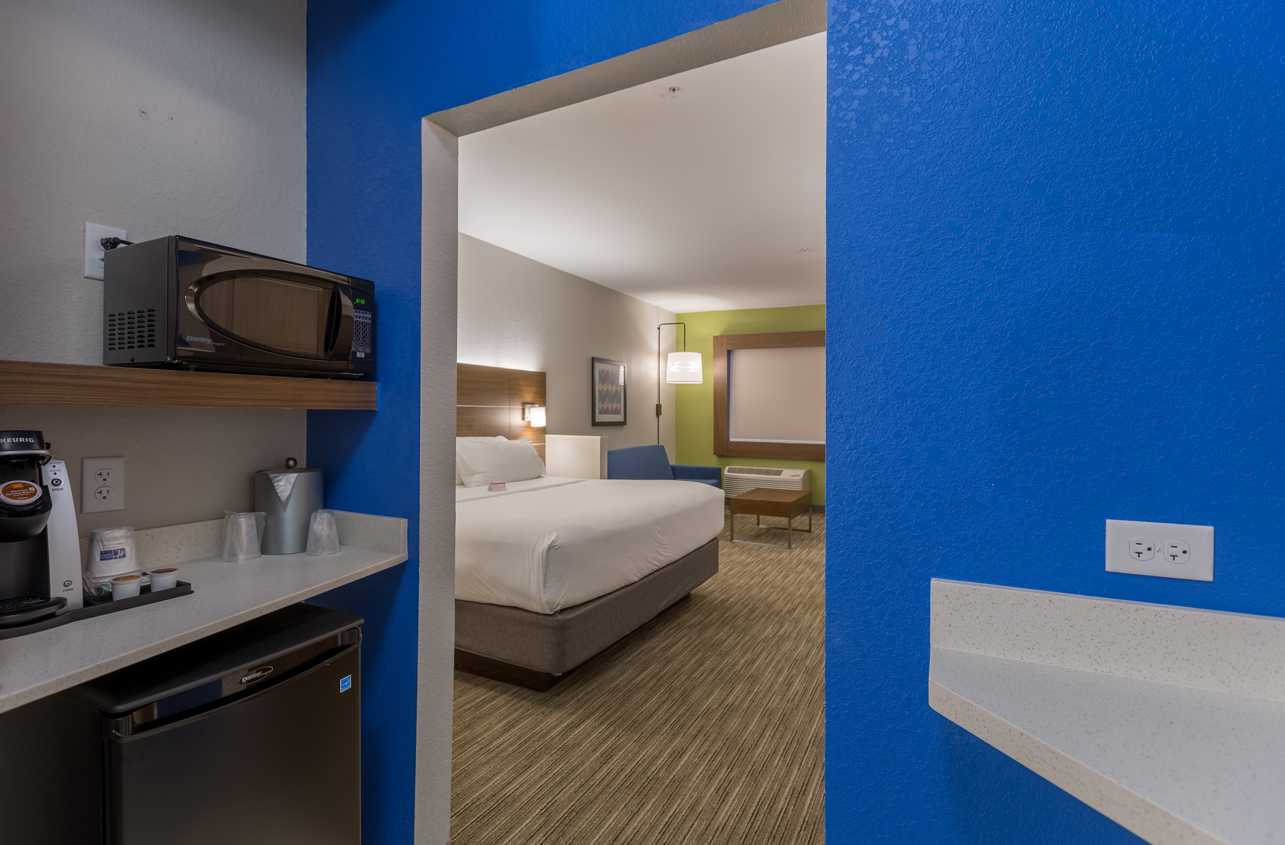 holiday inn express and suites san marcos south by ihg