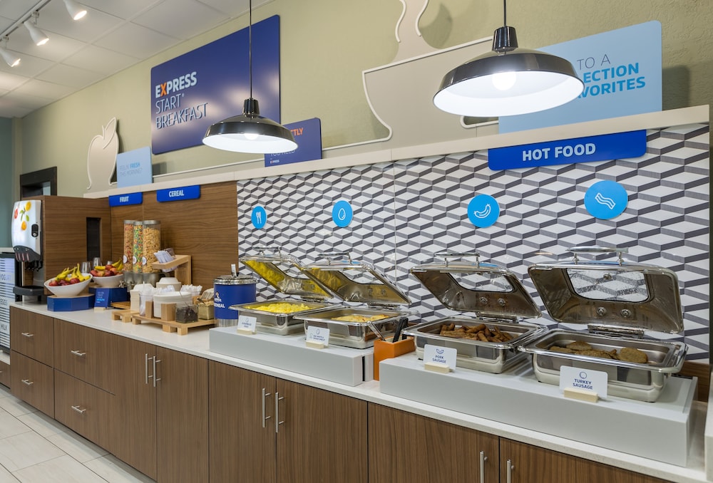 holiday inn express and suites san marcos south by ihg