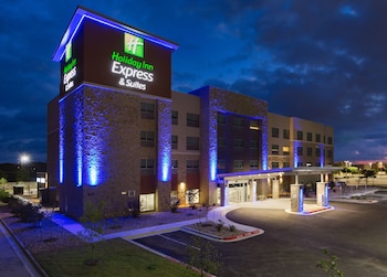 Holiday Inn Express And Suites San Marcos South By Ihg,Hays>>Buda,3 star