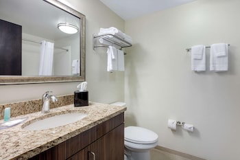 mainstay suites st louis airport