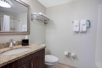mainstay suites st louis airport