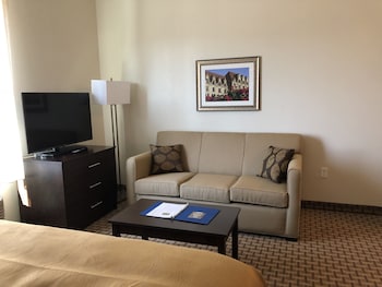 mainstay suites st louis airport