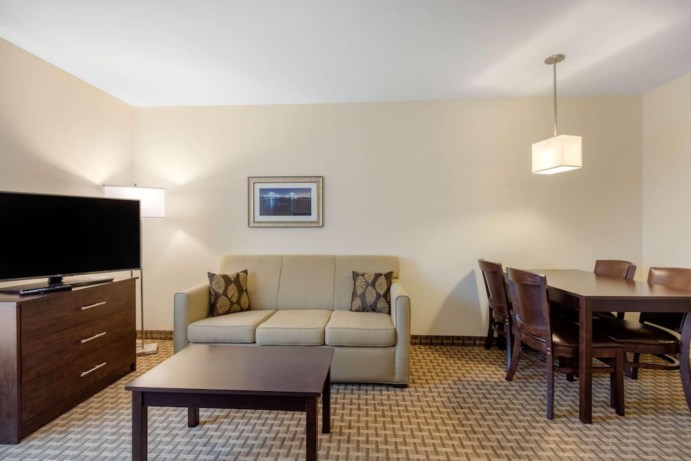 mainstay suites st louis airport