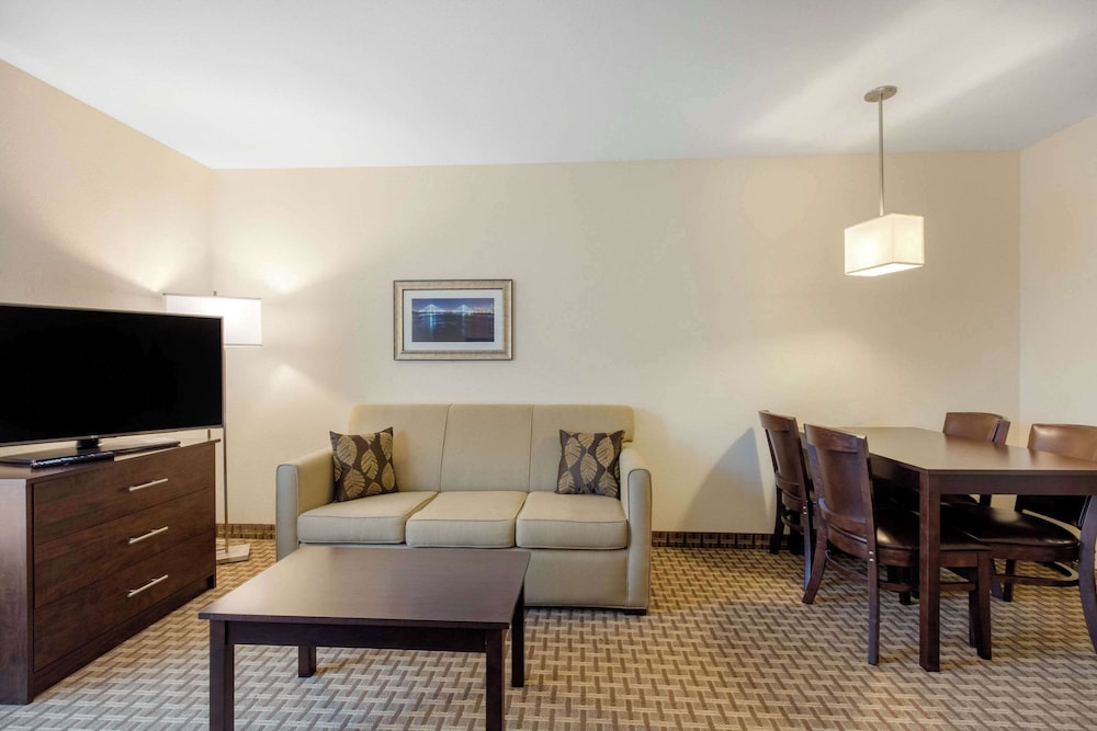 mainstay suites st louis airport
